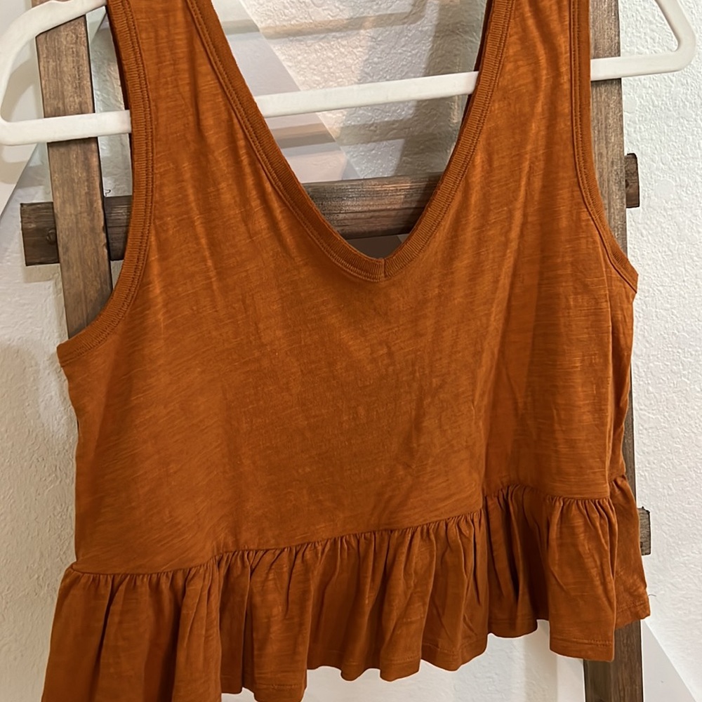 Orange rust peplum tank top - Picture 2 of 3